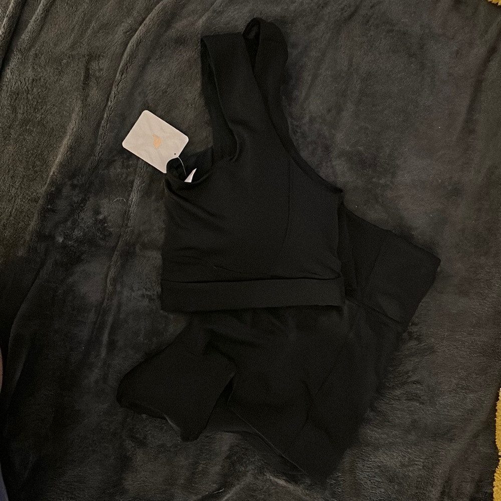 Fabletics swim wear Top 3X Bra bottoms 1X high waisted swim shorts!Will sell 1-1